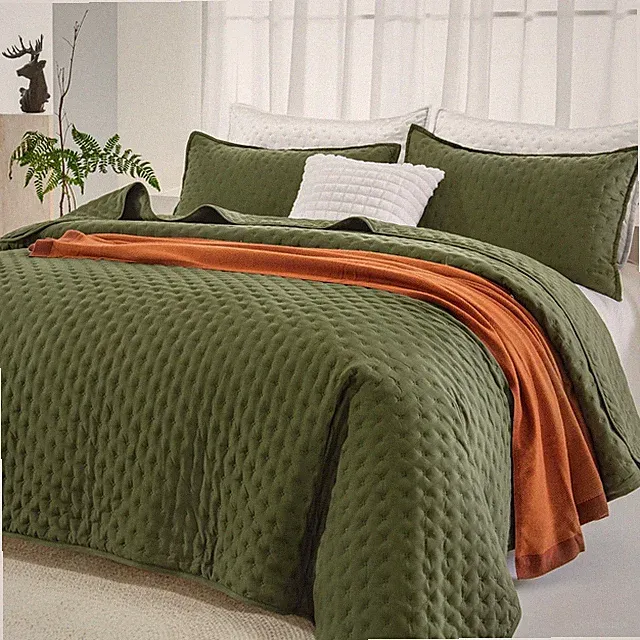 Green King Size Quilt Bedding Set (106x96 Inch), 3 Pieces Soft Lightweight Bedsp
